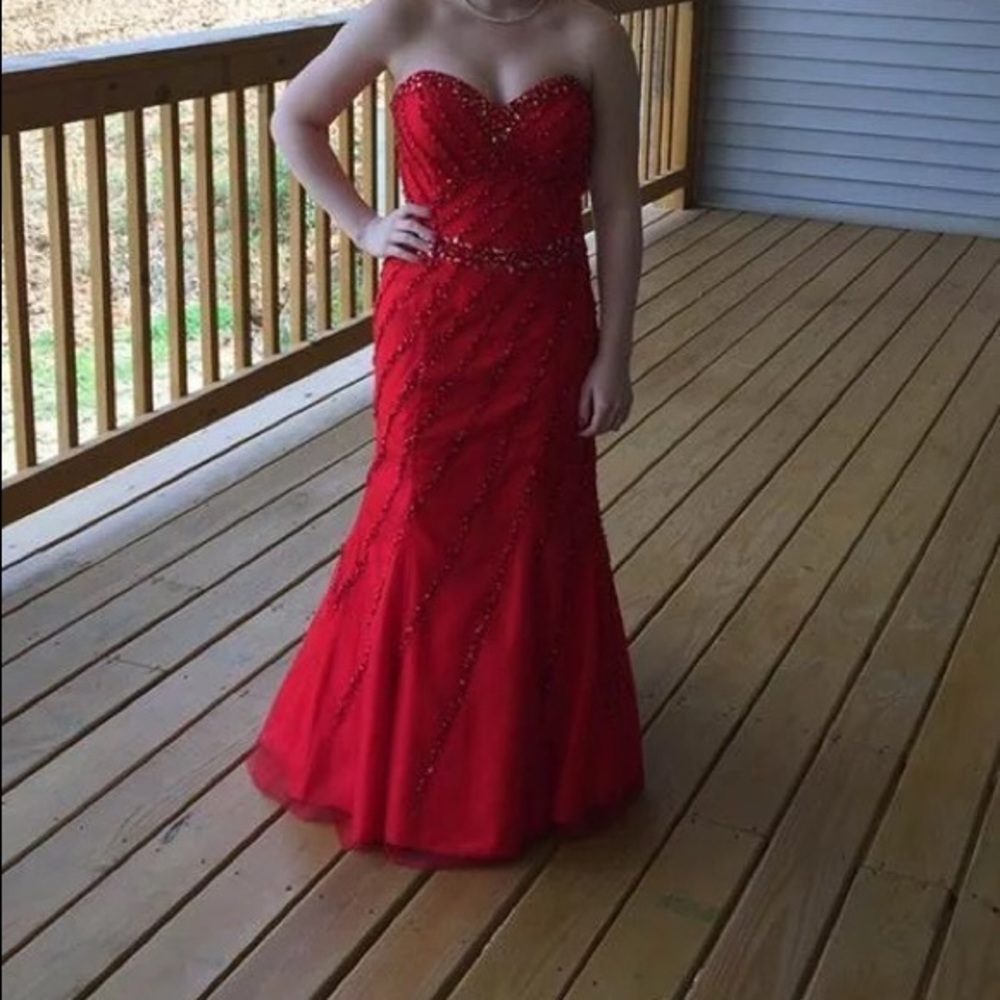 Gorgeous prom dress!